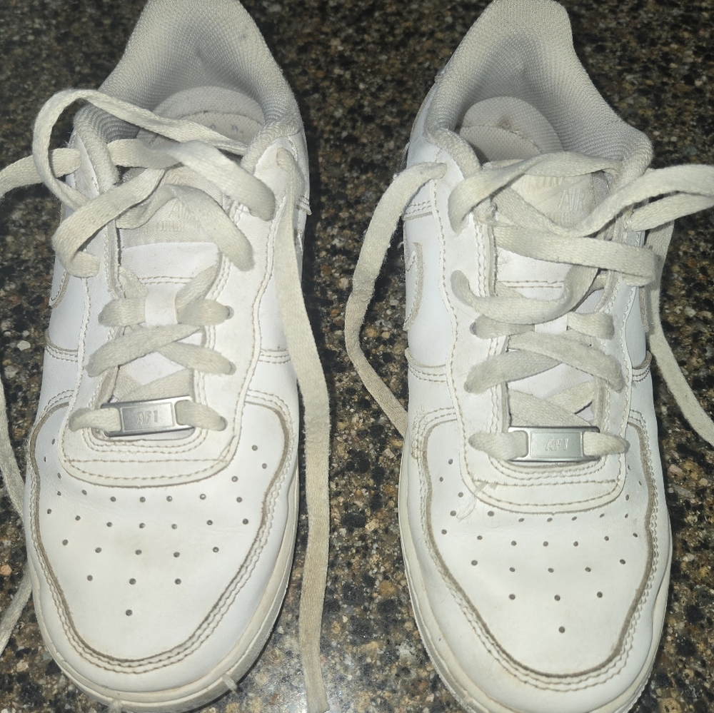 Nike Air Force 1 shoes. 6Y. White